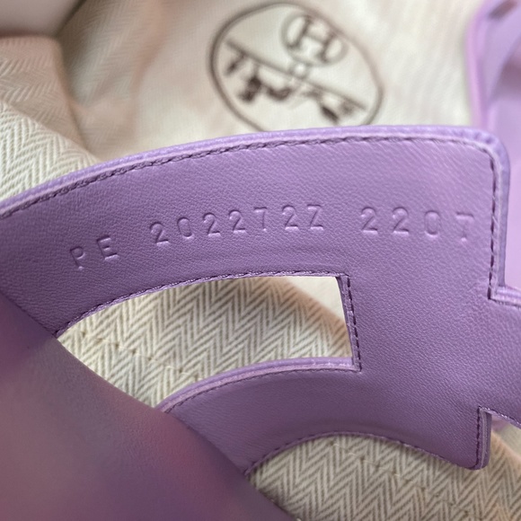 HERMES LAVENDER EPSOM LEATHER ORAN SANDALS SIZE 38 - Picture 4 of 14
